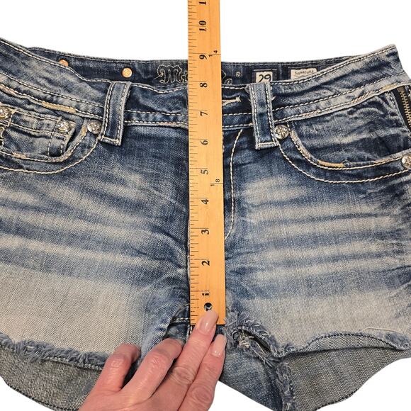 Miss Me Signature Short Womens Size 29 Blue Distressed Rhinestones Embroidery - Picture 16 of 16